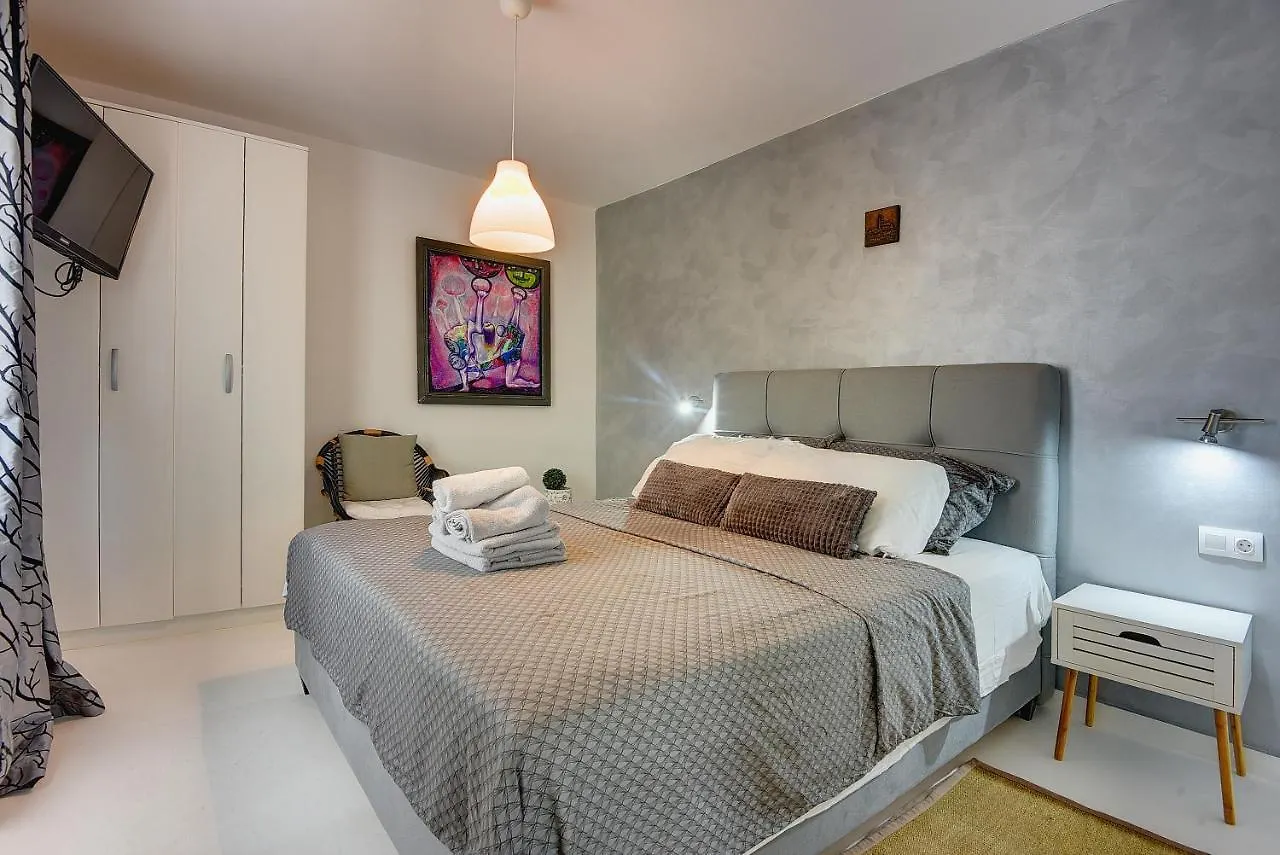 Holiday Home Zoya Liznjan Croatia